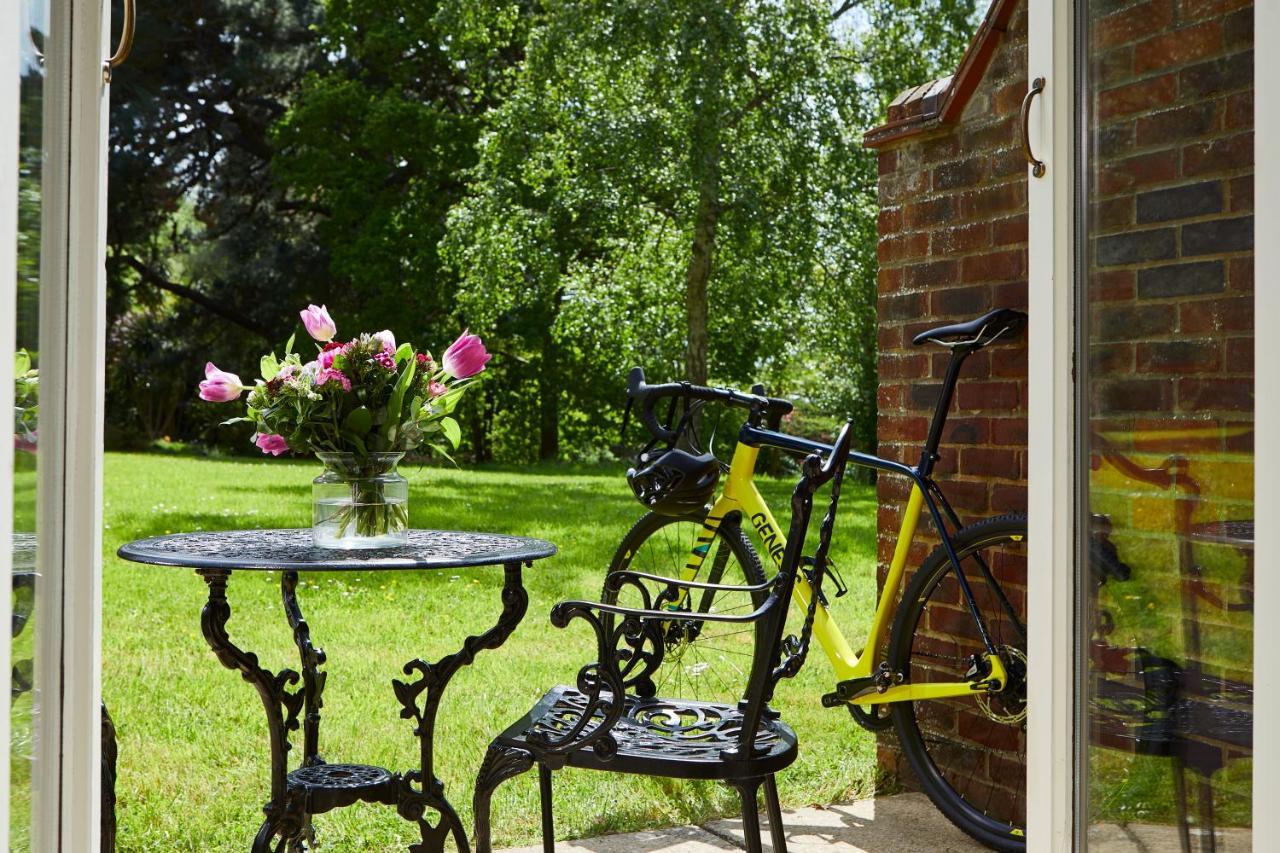 Macdonald Elmers Court Resort Lymington Exterior foto