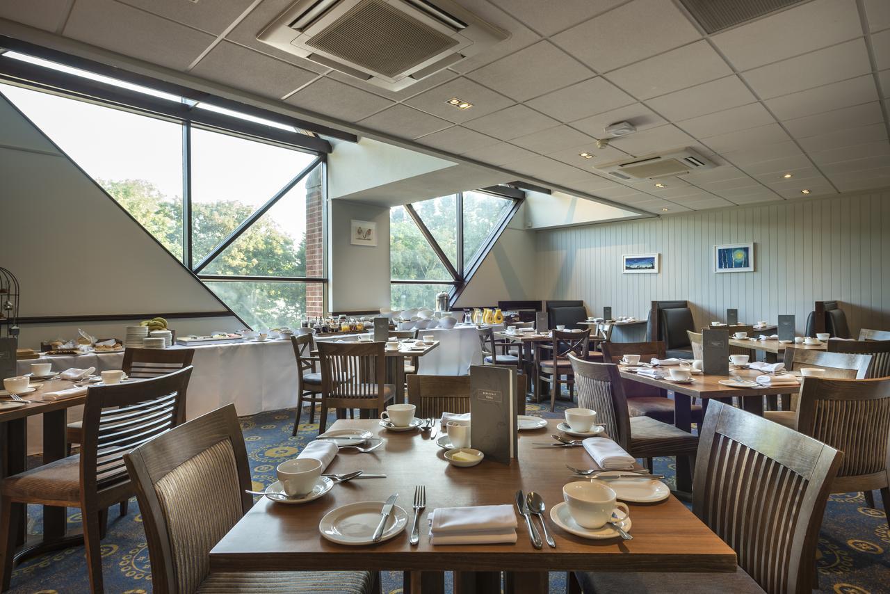 Macdonald Elmers Court Resort Lymington Exterior foto