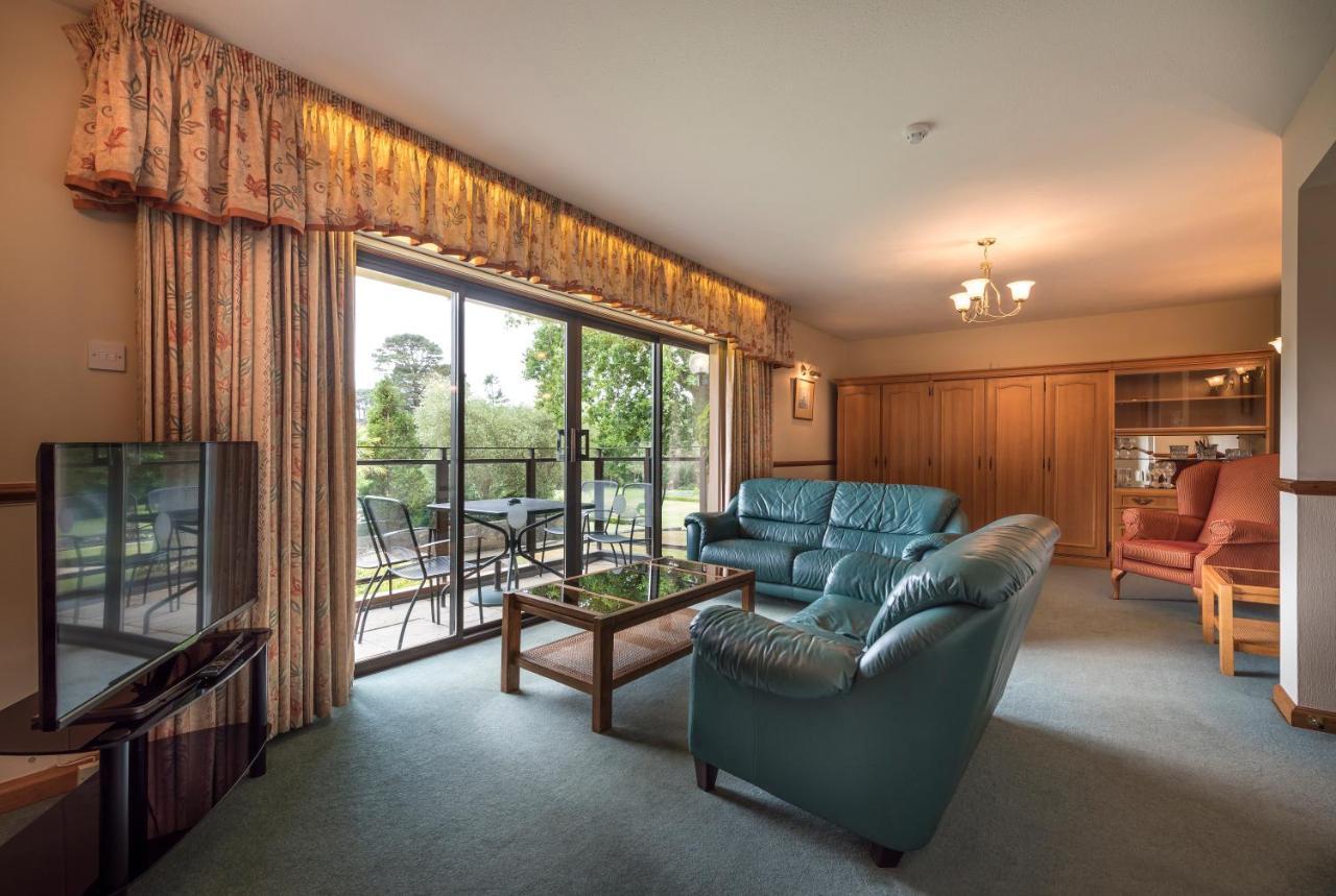 Macdonald Elmers Court Resort Lymington Exterior foto